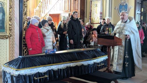 В Харьковской области похоронили военного, погибшего еще год назад