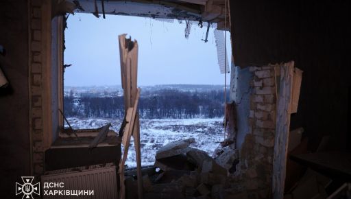 В Харькове вражеский дрон влетел прямо в квартиру: спасатели показали последствия