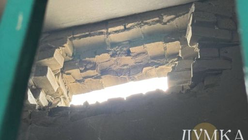 Появились первые фото и видео с места удара по общежитию в Харькове