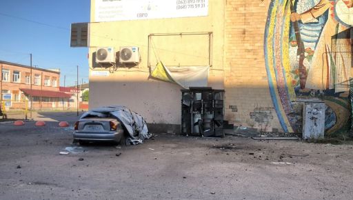 Ворог обстріляв центр Золочева у Харківській області: фото наслідків