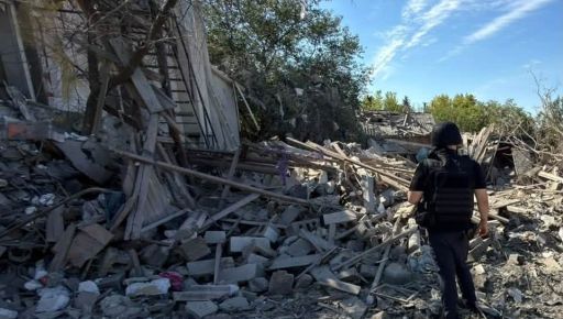 Росіяни скинули п&rsquo;ять авіабомб на селище у Харківській області, є поранені