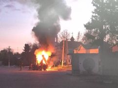Под Харьковом российский дрон попал в авто "скорой" и спецтехнику