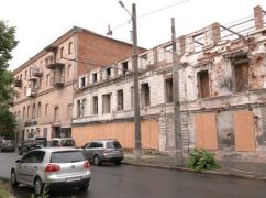 У Харкові демонтують розбитий росіянами будинок на майдані Героїв Небесної Сотні