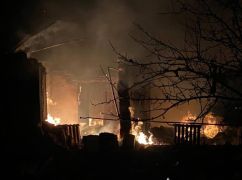 Горящие дома и выгоревшие автомобили: полиция показала последствия обстрелов Харьковской области