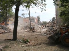 Восемь жертв ракетного удара по общежитию в Харькове до сих пор не опознаны