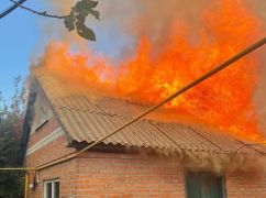 Рятувальники загасили пожежу після обстрілу Чугуївщини: Куди поцілив ворог