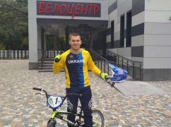 Деньги для раненых воинов: Харьковский спортсмен выставил на аукцион чемпионскую футболку