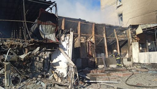 Россияне обстреляли деоккупированный Купянск: Горели три магазина