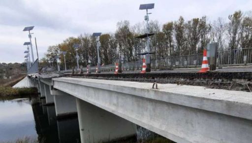Отремонтированный в прошлом году мост на Харьковщине выдержал продолжительные российские обстрелы