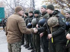 Артиллеристы Нацгвардии получили награды за защиту Харькова