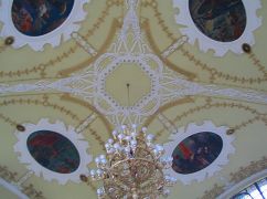 Активісти вимагають замалювати радянські картинки на стелі вокзалу "Харків-Пасажирський"