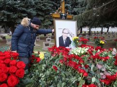 Сын Кернеса на вторую годовщину смерти отца вспомнил о "друзьях" бывшего мэра Харькова