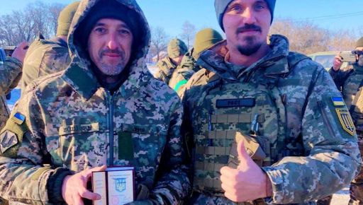Харківському чиновнику, який воює під Бахмутом, вручили орден "За мужність"