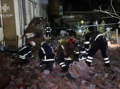 В Харькове в результате ракетного удара разрушена часть жилого дома: Кадры с места