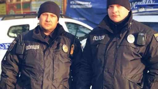 В Харьковской области полицейские стали случайными свидетелями ДТП и спасли человека