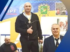 Преподаватель харьковского вуза сделал рекордный жим и стал чемпионом области по паверлифтингу