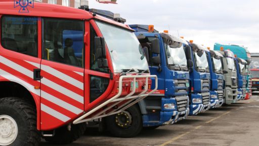 Харківські рятувальники отримали спеціальне авто для гасіння пожеж на об’єктах інфраструктури