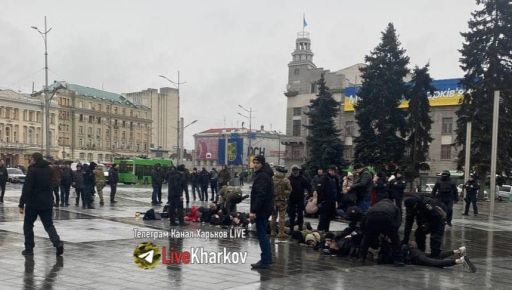У центрі Харкова поліція присікла російський флешмоб підлітків, який мав перерости у масову бійку