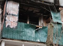 У Чугуєві через обстріл багатоповерхівки горіла квартира: Подробиці від рятувальників