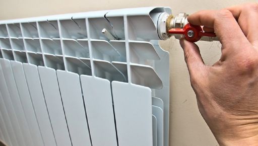 В Харькове коммунальщики проверяют системы отопления в квартирах на Холодной Горе