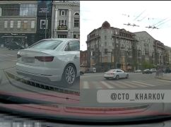 Полиция нашла дерзкого водителя, грубо нарушившего правила в центре Харькова
