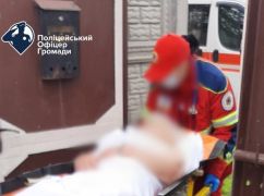 На Харківщині поліцейський вліз до будинку через вікно, щоб врятувати бабусю