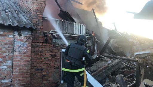 В Волчанске оккупанты обстреляли жилье людей, произошел масштабный пожар: Кадры с места