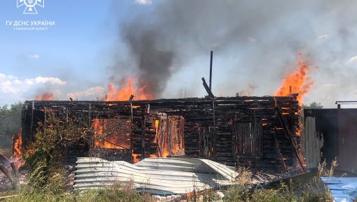 У Вовчанську внаслідок ворожих обстрілів горіли житлові будинки