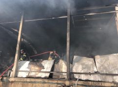 Окупанти обстріляли завод у Харківській області: Сталася масштабна пожежа