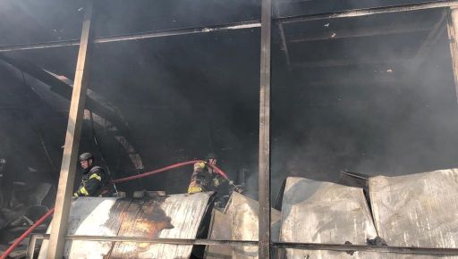 Окупанти обстріляли завод у Харківській області: Сталася масштабна пожежа