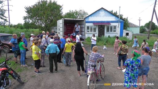Фонд Дениса Парамонова передал помощь 420 семьям в Купянском районе Харьковской области