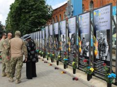 В Краснограде открыли мемориал в честь погибших бойцов