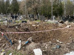 Последствия обстрелов кладбищ в Харькове: Стала известна сумма ущерба