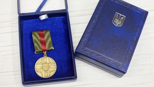 Військовий із Харківщини отримав від президента нагороду "За оборону України"
