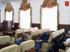 Мэр отстранен, депутаты не пришли: На Харьковщине не смогли провести сессию горсовета