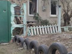 Полиция Харьковской области показала разбомбленные дворы мирных жителей