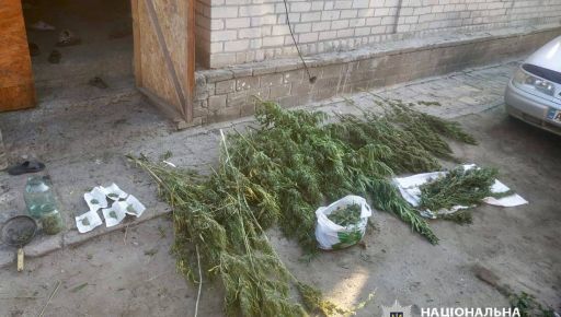 Мешканець Харківщини зберігав вдома 5 кг наркотиків