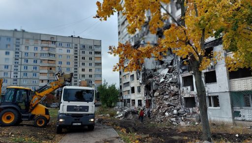 В Харькове готовят к демонтажу подъезд 16-этажки на Северной Салтовке: Кадры с места