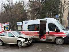 В Харькове авария со "скорой": кадры с места