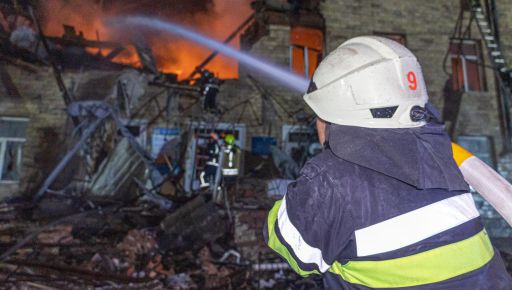 У ДСНС показали, як ліквідували наслідки нічної атаки "Шахедами" по Харкову