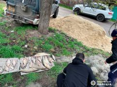 Ловив рибу сітками на Оскільському водосховищі: Поліція оголосила підозру