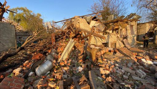 Окупанти вночі вдарили по будинках у Боровій на Харківщині: Що відомо