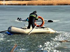 На Харьковщине три рыбака провалились под лед: есть погибший