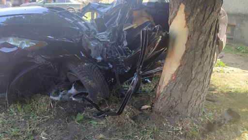 У Змієві в ДТП загинула жінка, ще одна зазнала травм: фото з місця
