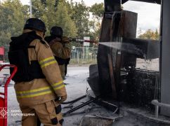Рятувальники показали наслідки російської атаки по АЗС у Харкові