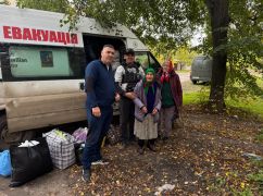 В Харьковской области из-под обстрелов вывезли двух пожилых женщин
