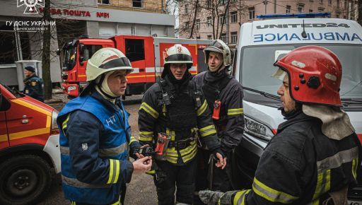Из-за ракетного удара в центре Харькова произошло несколько пожаров