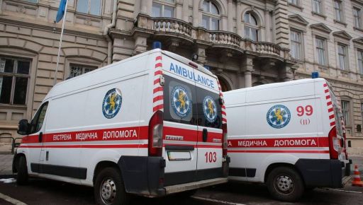 Харьковские военные получили два реанимобиля от львовских медиков