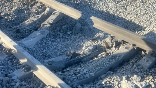 Росіяни пошкодили залізничне полотно на Харківщині: кадри руйнувань