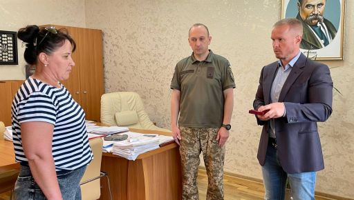 На Харківщині рідним загиблих військових вручили нагороди